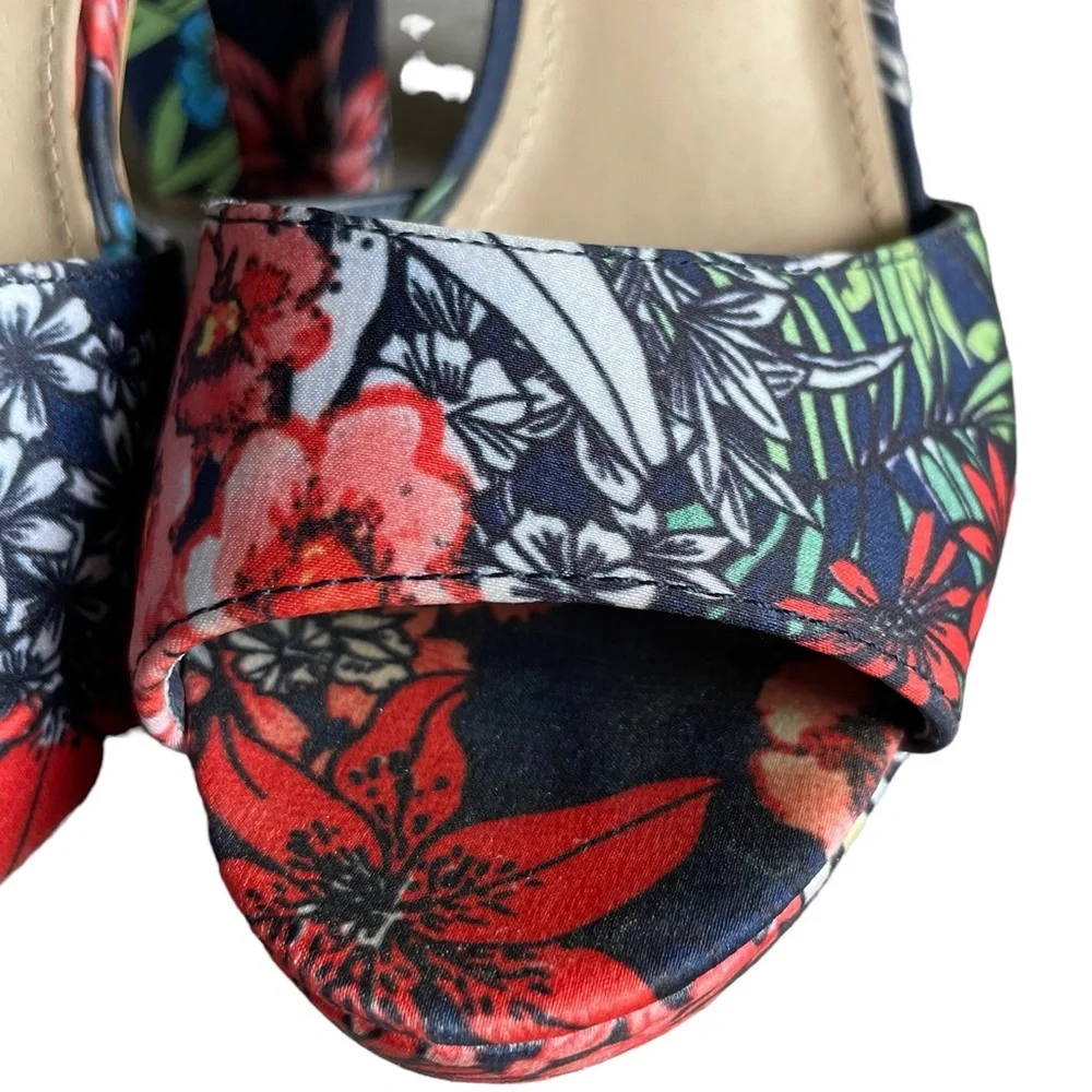 JustFab Navy Floral Platform Sandals